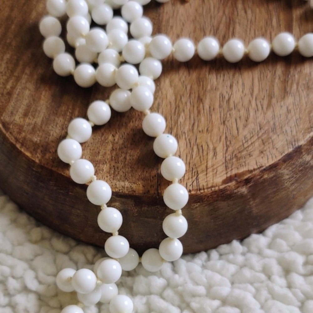 Elegant White Pearl Necklace